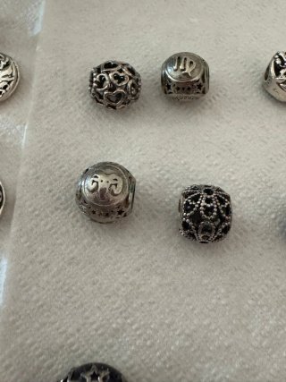 Pulseras Pandora Plata y charms, precio por unidad
