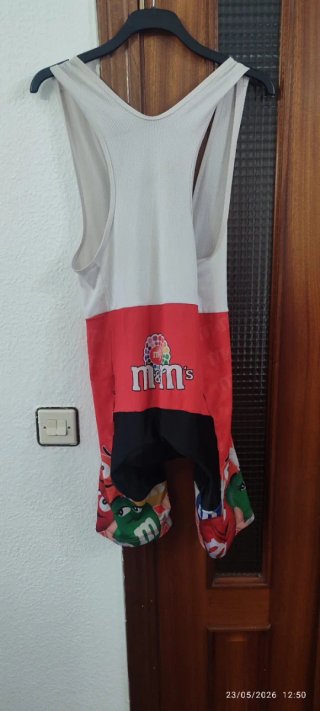 Conjunto ciclista M&M's