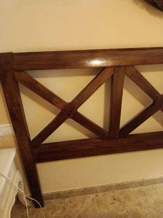 Cabecero de madera estilo rústico
