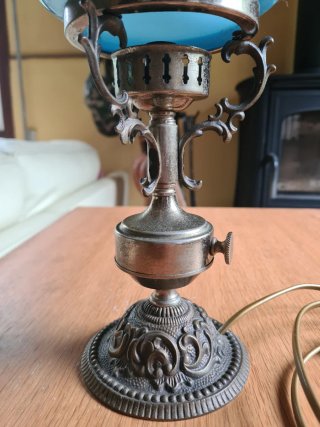Lámpara quinqué antigua