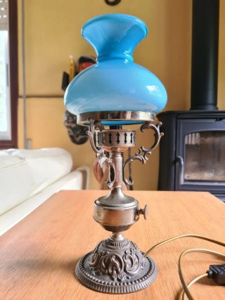 Lámpara quinqué antigua