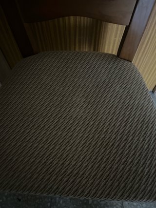 Sillas de madera y tela