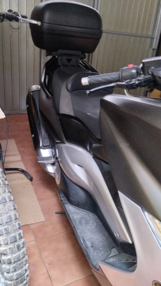 Yamaha T-Max 500 Maxi Scooter Negra/Plata