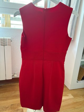 Vestido rojo entallado sin mangas