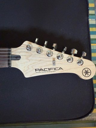 Yamaha Pacifica 112V + Ampli y Accesorios