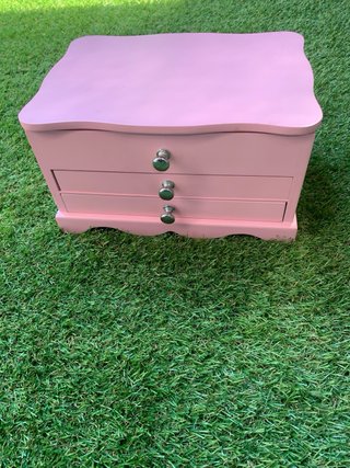 Precioso joyero musical rosa, no se la marca
