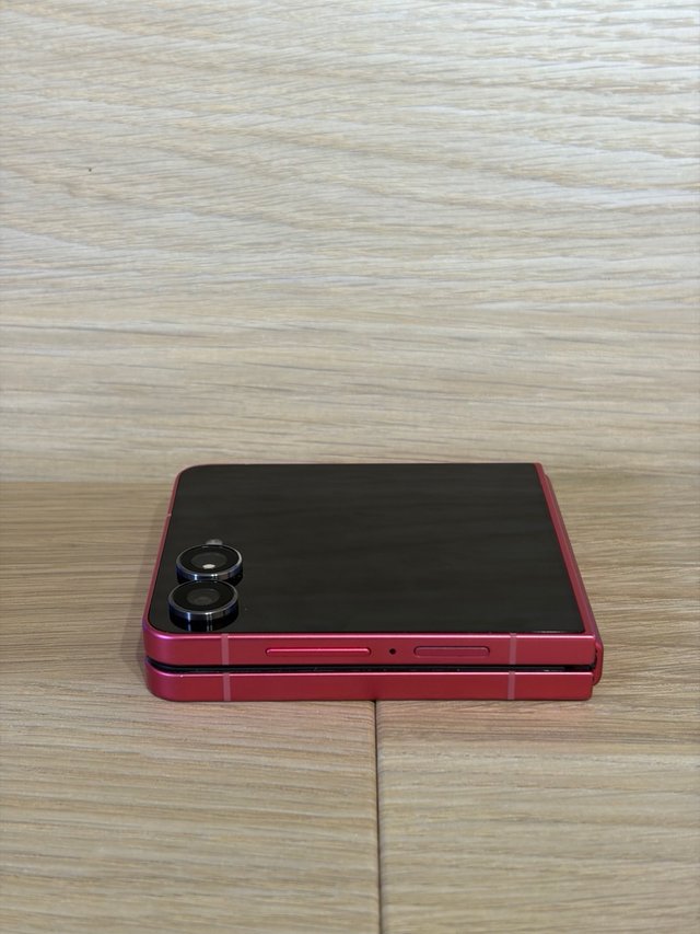 Samsung Galaxy Z Flip 7 | 100% Batería