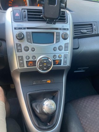 Toyota Verso 2011