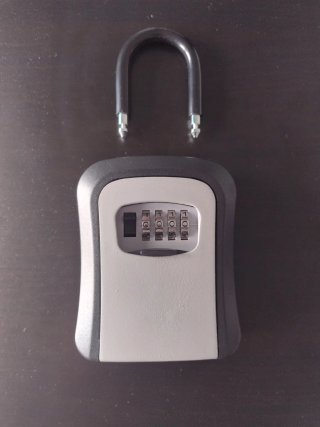 Caja de seguridad con candado