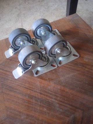 4 Ruedas Giratorias con Freno 5cm