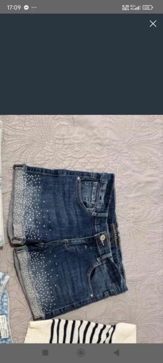 Pantalones cortos vaqueros Guess con pedrería