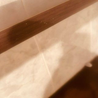 Baldas de madera marrones