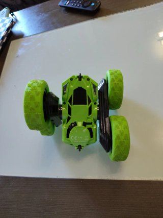 Coche teledirigido todoterreno verde