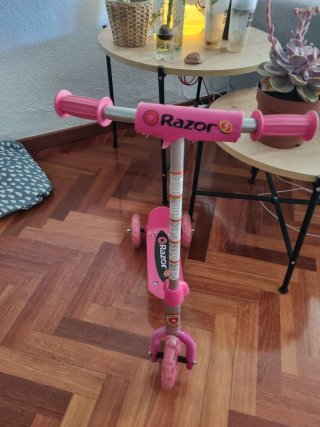 Patinete infantil Razor niña