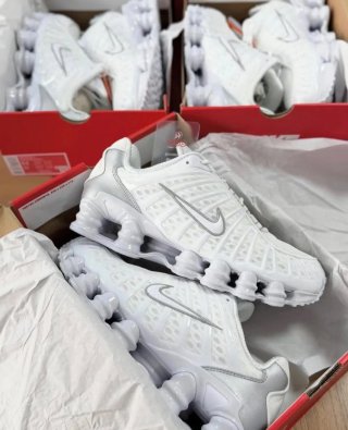 Nike Shox Plata y Blanco
