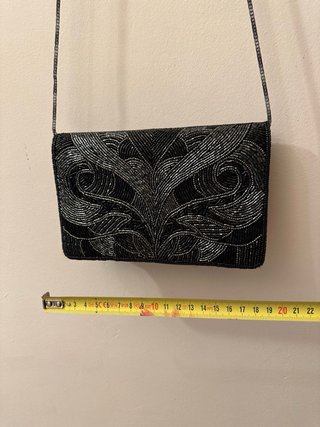 Bolso de fiesta negro y plateado