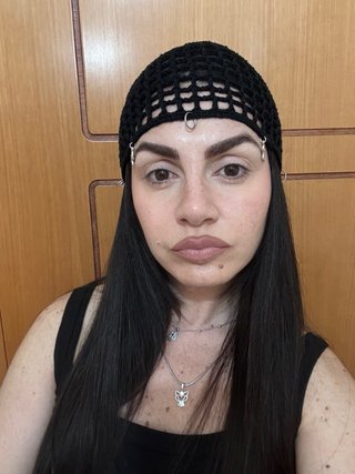 Cappello uncinetto nero con pendenti