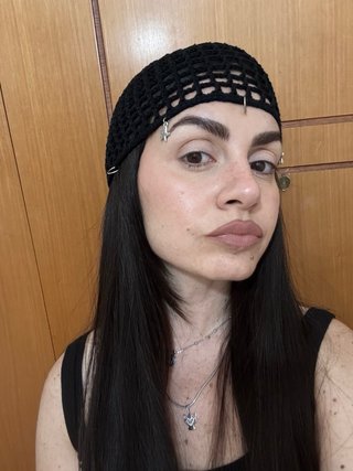 Cappello uncinetto nero con pendenti
