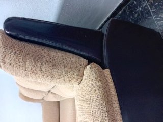Sofá de Tela Rústica Beige con Base de Polipiel
