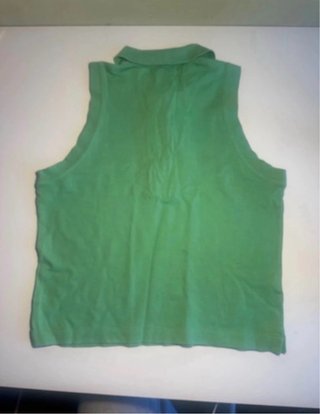 Polo Lacoste sin mangas verde