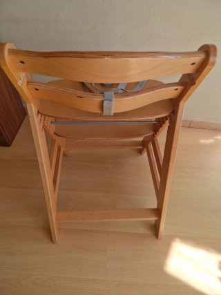 Trona de madera para bebé
