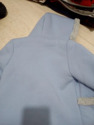 Chaqueta de niño azul con capucha