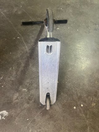 Patinete NKD Plata y Negro