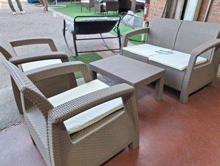 Conjunto Sofás y Mesa Exterior Ratán