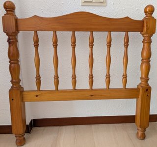 Cabezal de pino macizo