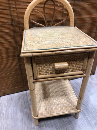 Cabecero de ratán y madera