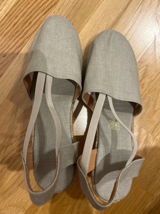 Sandalias cuña beige oscuro