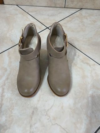 Scarpe donna con tacco e fibbia