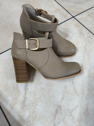 Scarpe donna con tacco e fibbia