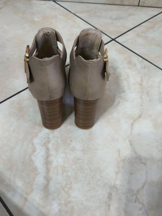 Scarpe donna con tacco e fibbia