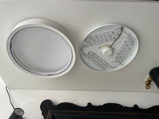 Lámpara LED moderna