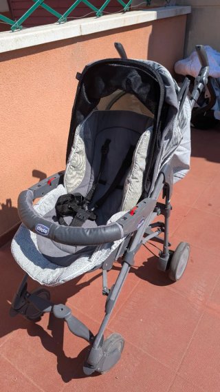 Cochecito bebé Chicco con 2 fundas y silla d coche