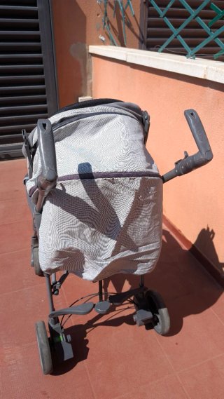 Cochecito bebé Chicco con 2 fundas y silla d coche