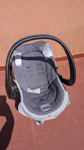Cochecito bebé Chicco con 2 fundas y silla d coche