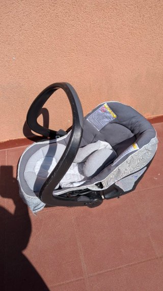 Cochecito bebé Chicco con 2 fundas y silla d coche