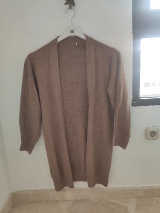 Chaqueta larga de punto fino marrón