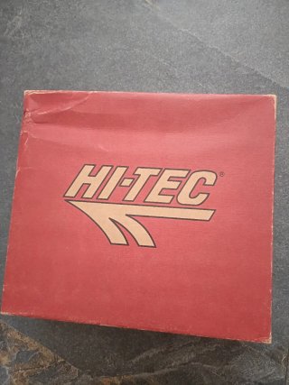 Botas de trekking Hi-Tec azules y marrones