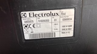 Aspirador AEG Electrolux con Filtro HEPA 2000W