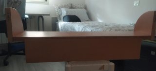 Estantería de pared con cajones