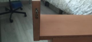 Estantería de pared con cajones