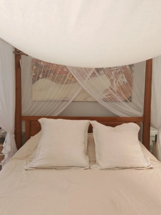 Exclusiva Cama Balinesa de teca maciza  y dosel