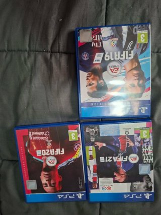 PS5 Slim con 2 mandos y 23 juegos