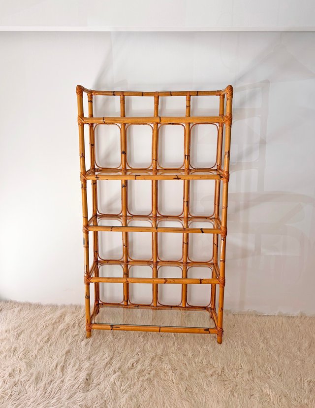 ESTANTERÍA DE BAMBÚ Y CRISTAL, AÑOS 70