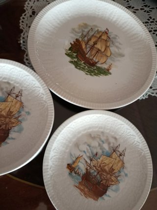 Juego de 6 platos y 1 para la  tarta con barco