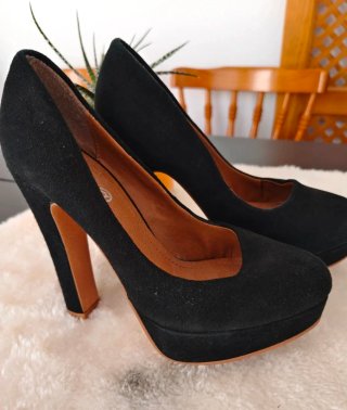 Lote de 2 Tacones Talla 36 Negro y Plateado
