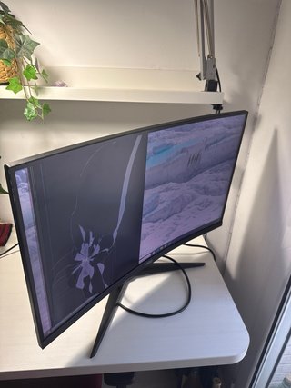 Monitor AOC 27 QHD (Pantalla rota)